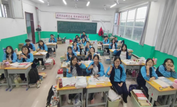 从课堂革新到教研突破再到特色试点教育正以改革为笔